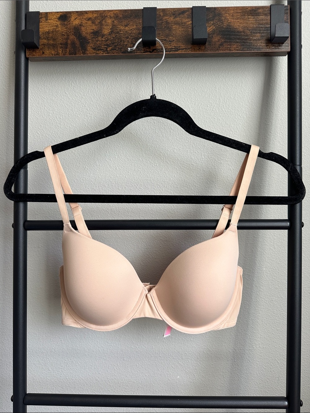 Never been worn | PINK Victoria's Secret Smooth Light Nude/Pink T-Shirt Bra